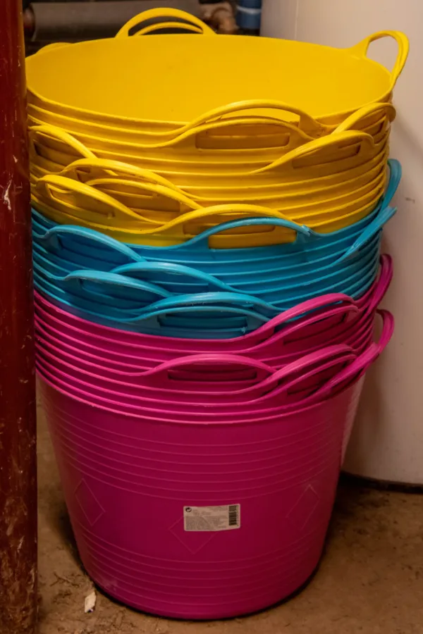 Spüleimer rund (gelb, magenta & blau)