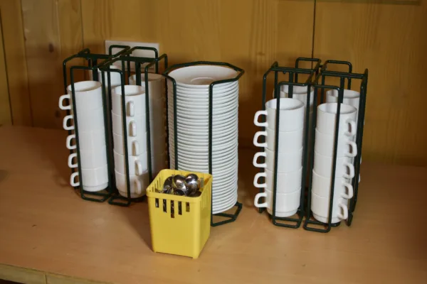 Porzelantassen + Untertassen + Kaffeelöffel