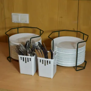 Porzelanessteller + Messer + Gabel