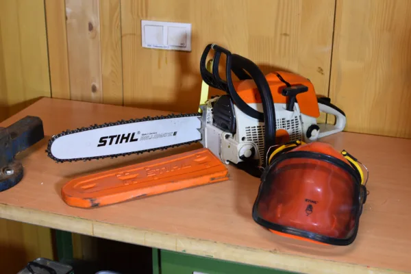 Sicherheitshelm Motorsäge